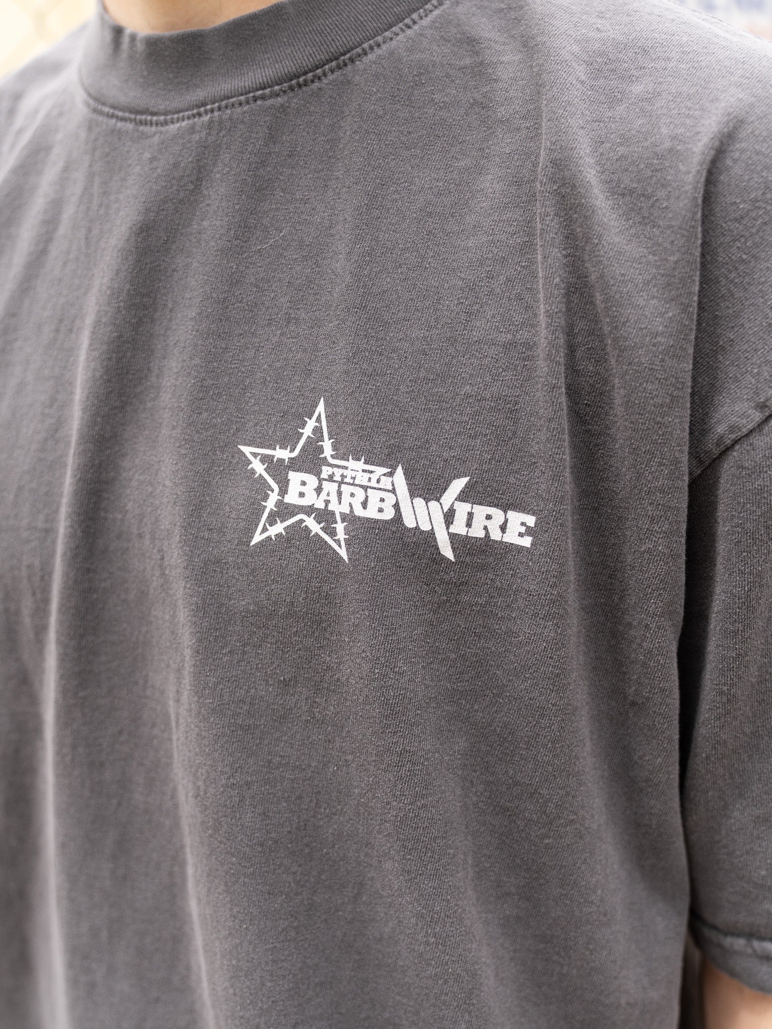 BARBWIRE SUPPLY TEE - VINTAGE WASH
