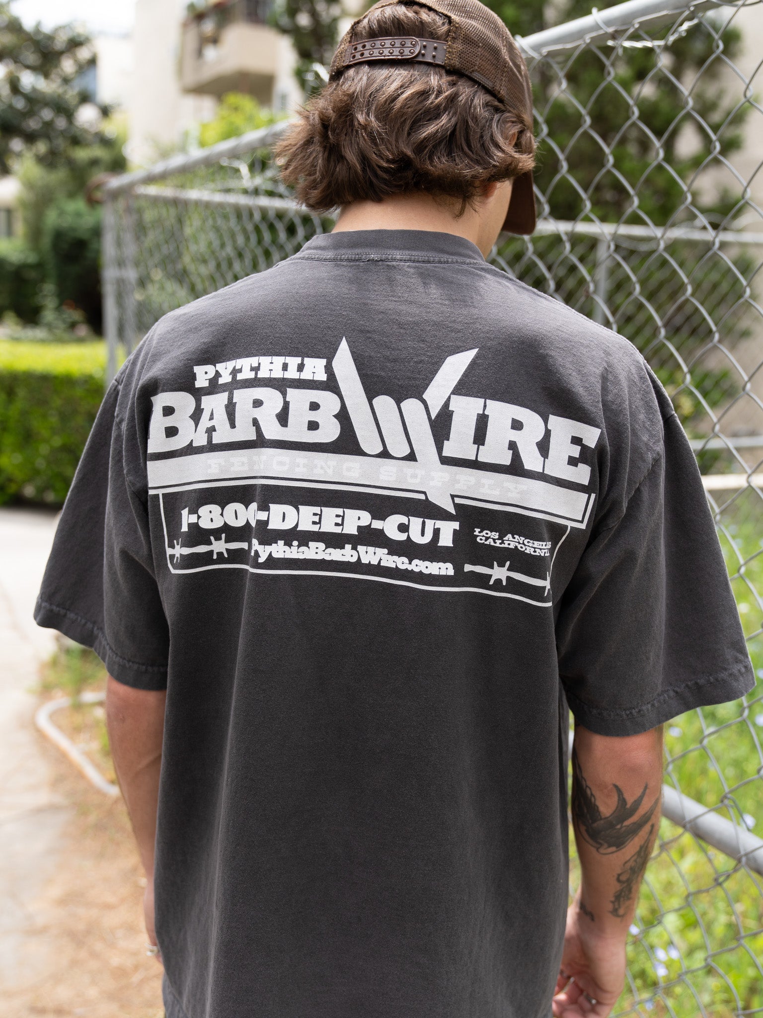BARBWIRE SUPPLY TEE - VINTAGE WASH