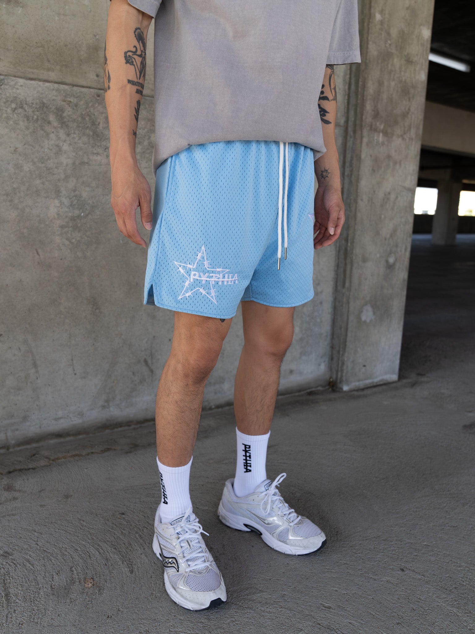 BARBWIRE STAR MESH SHORTS - CAROLINA BLUE