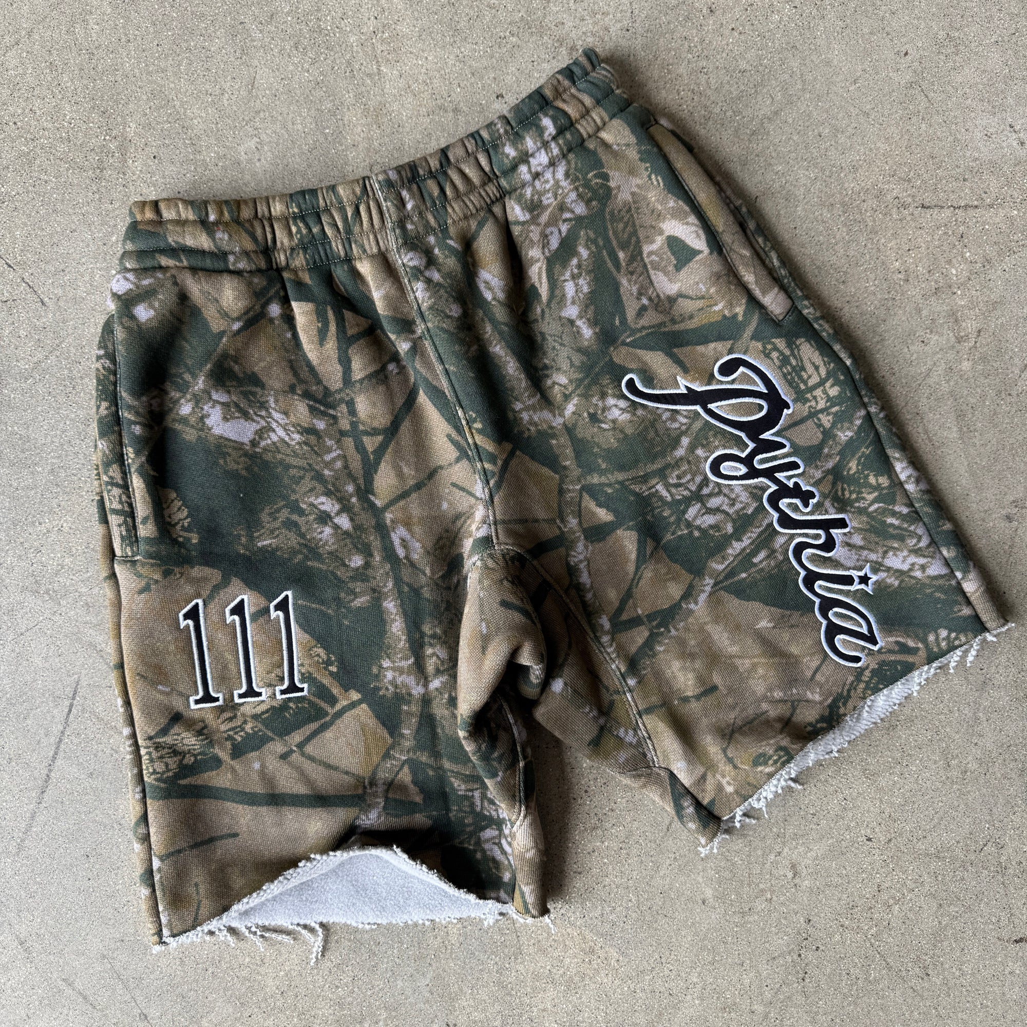 CAMO 111 SHORTS - BLACK