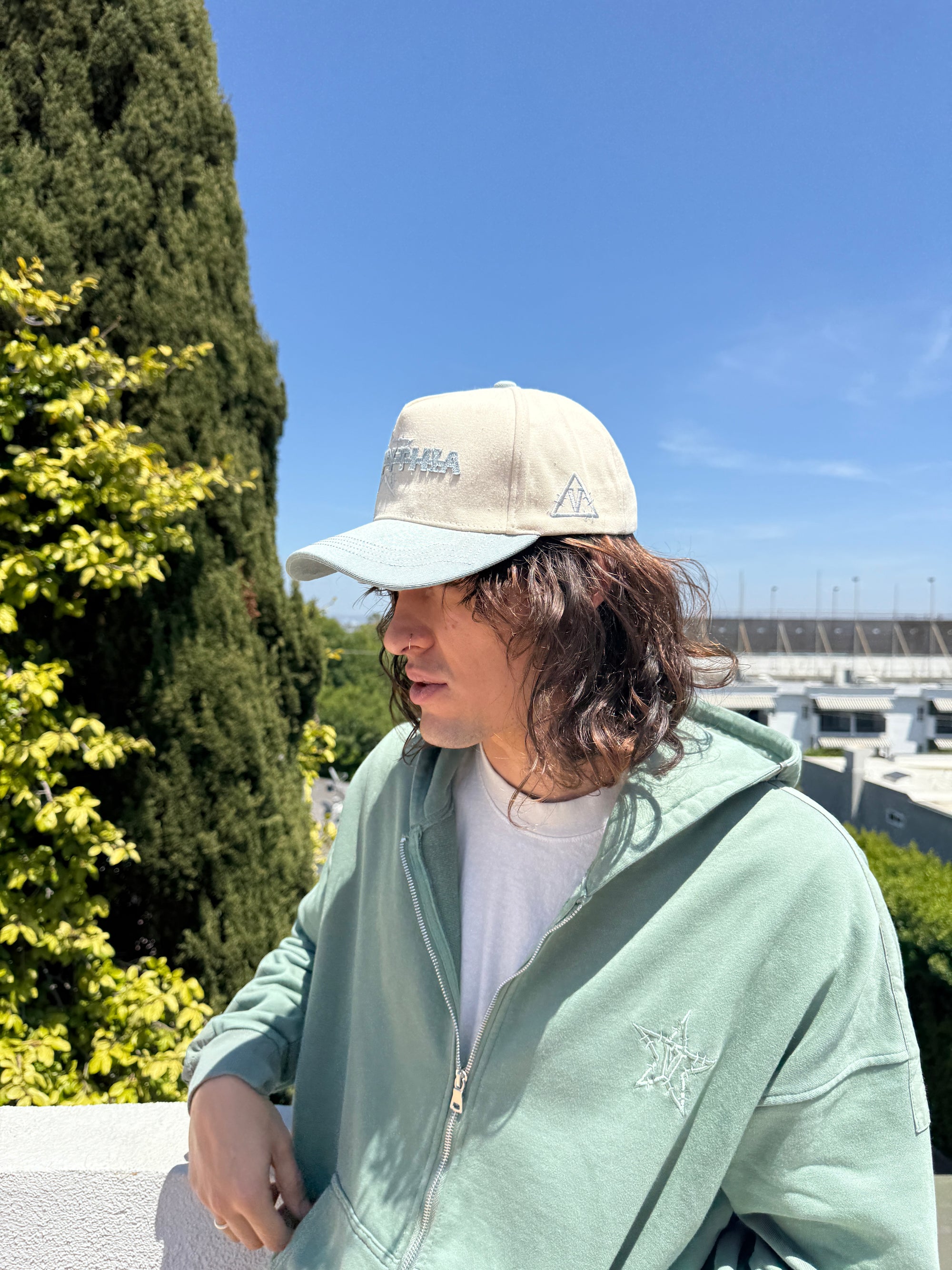 PYTHIA x VARIENT HAT - TAN / BLUE