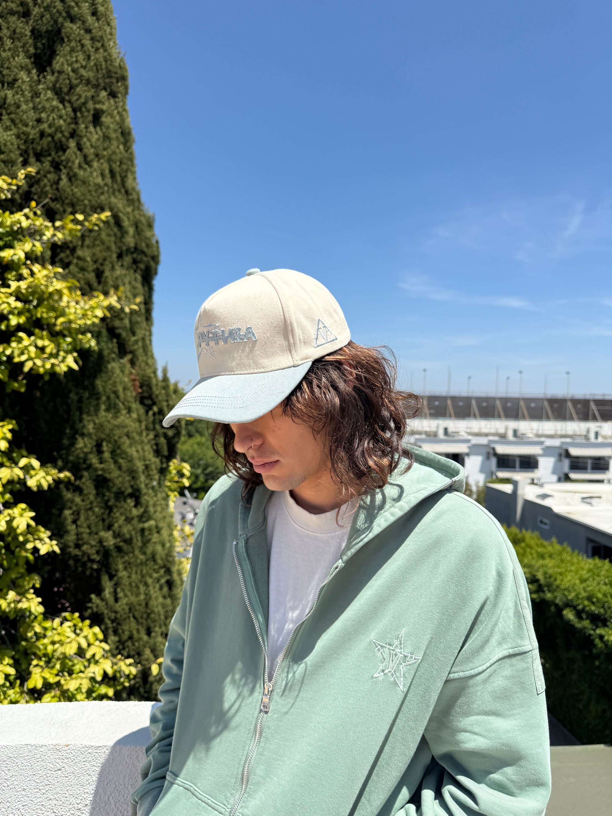 PYTHIA x VARIENT HAT - TAN / BLUE
