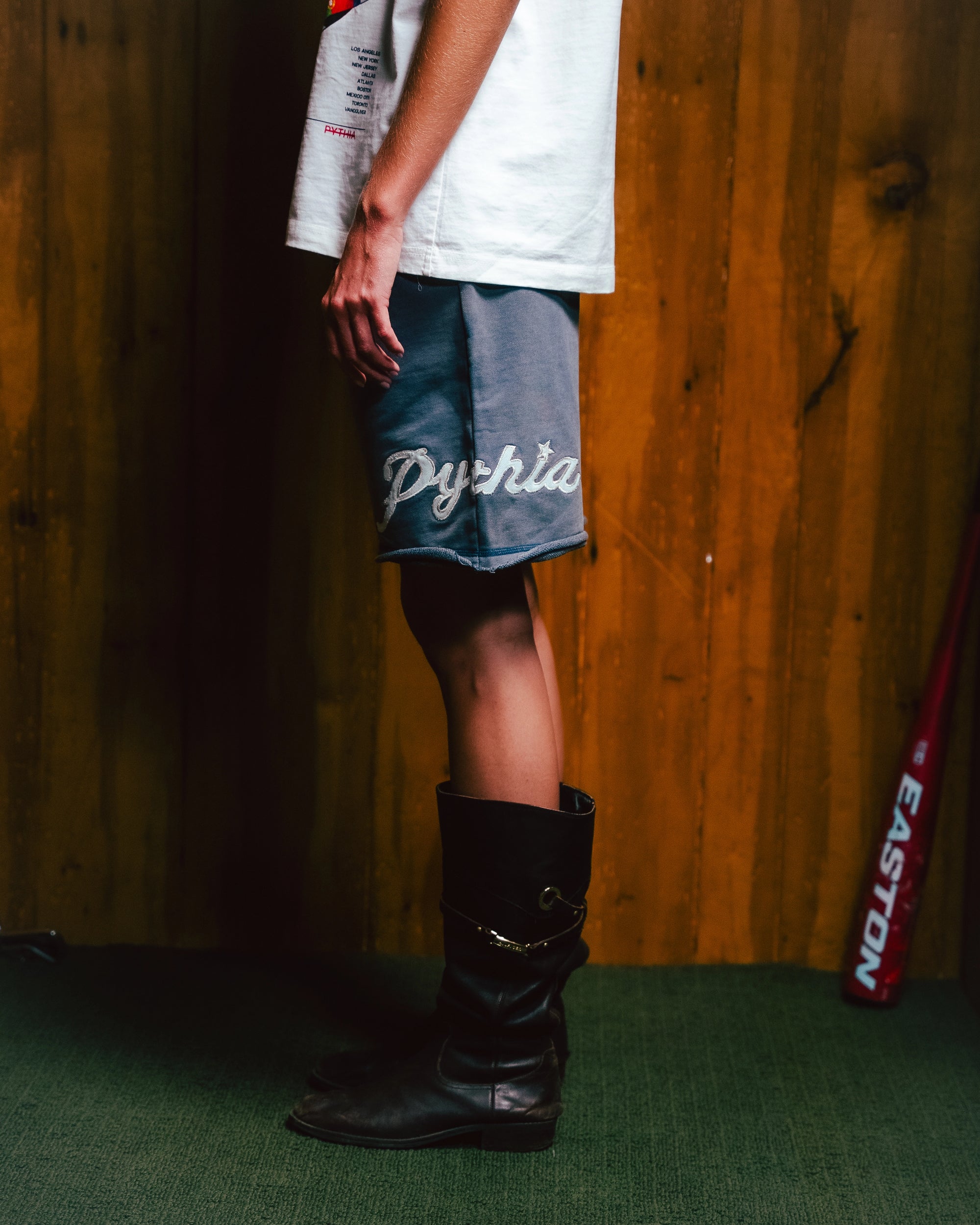 AGED SCRIPT SHORTS - BLUE