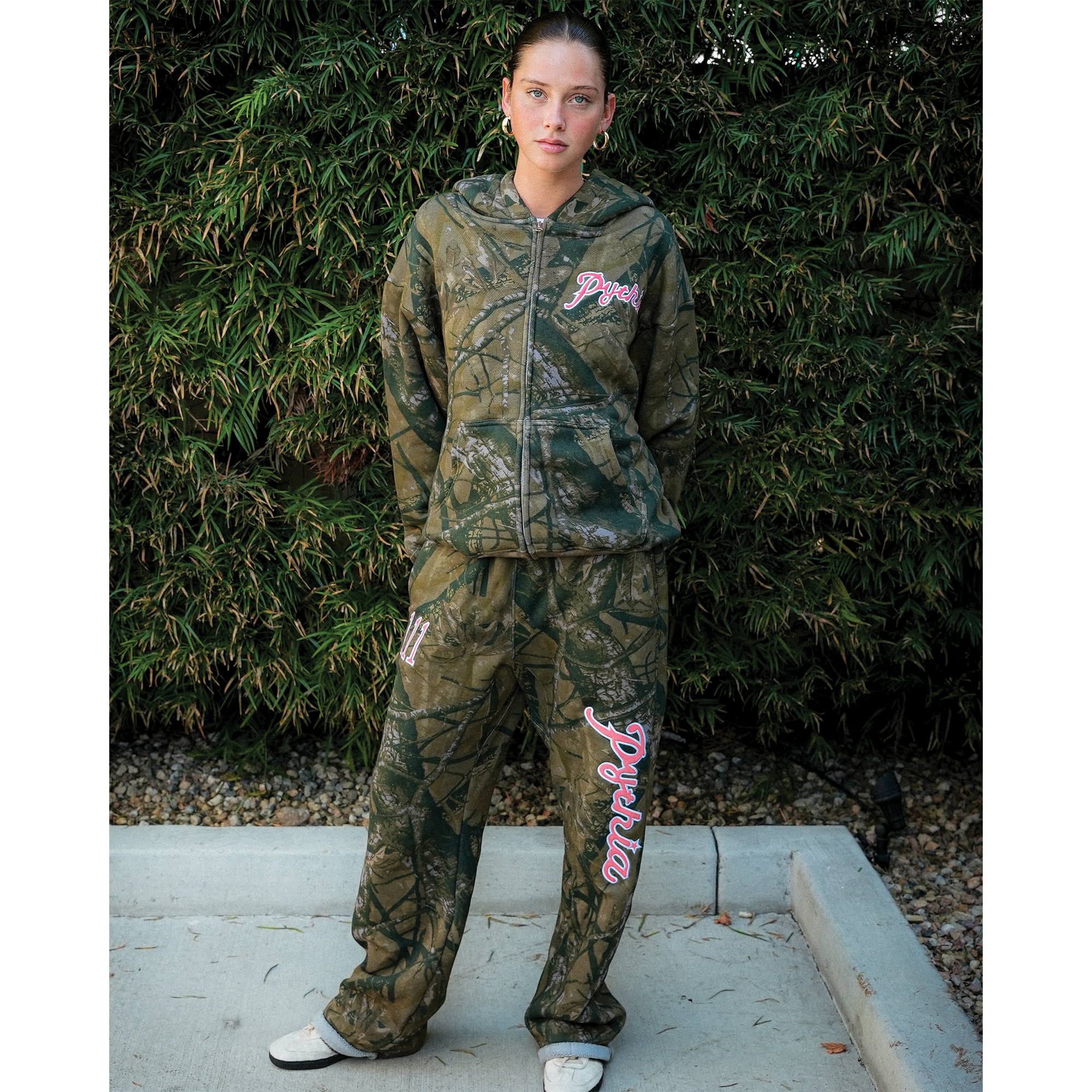 CAMO 111 SWEATS - PINK