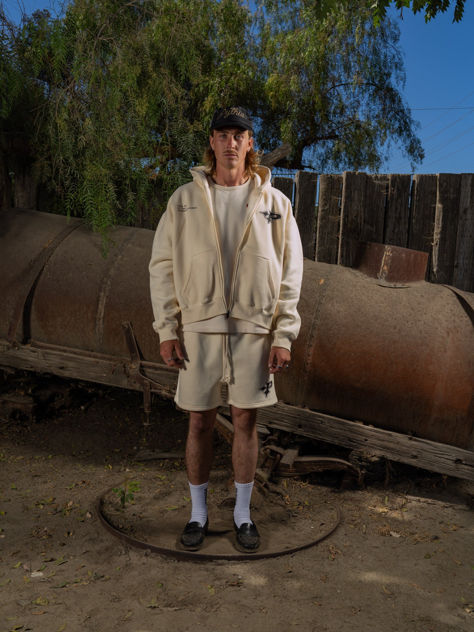 STUDDED SWEAT SHORT - CREAM