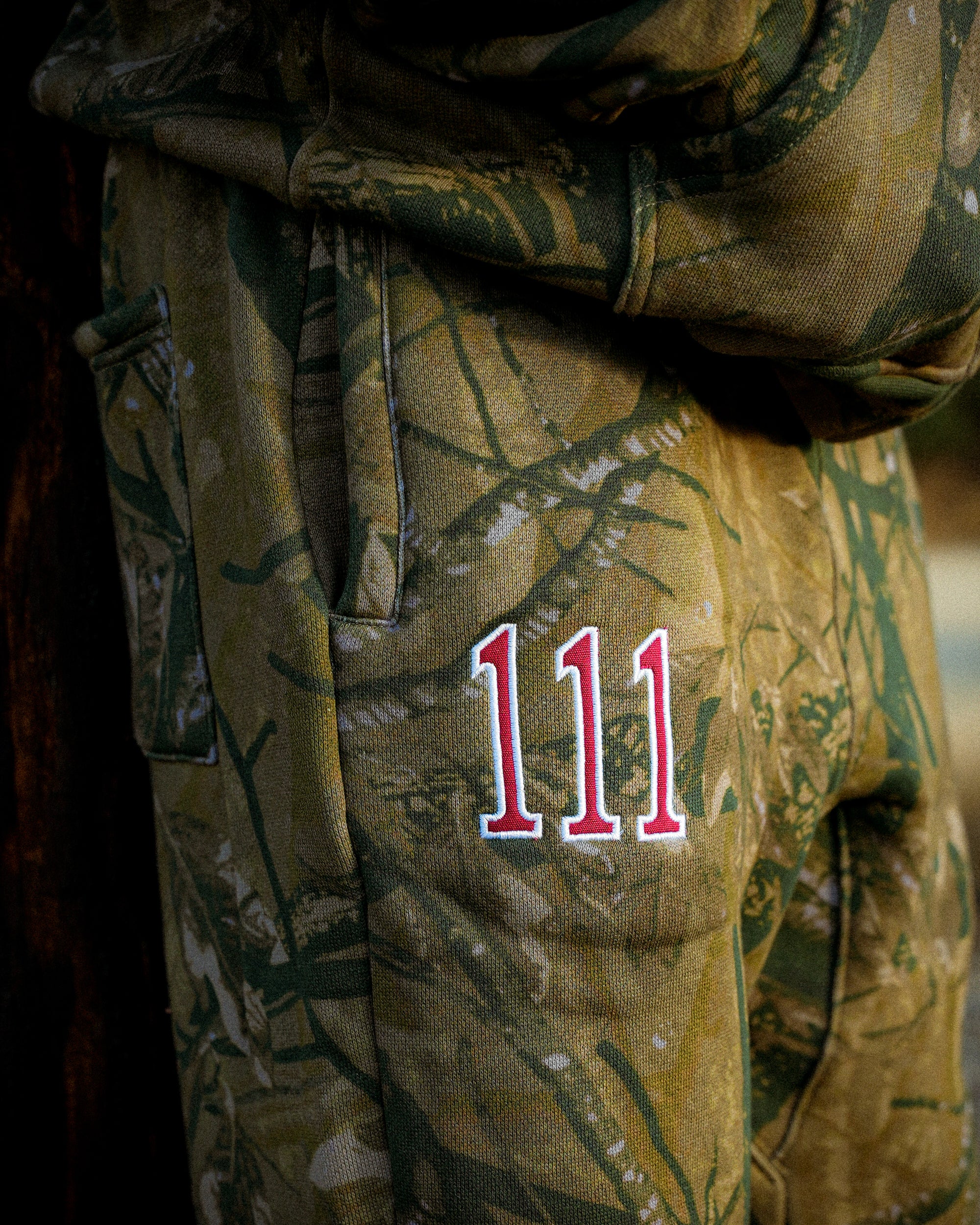 CAMO 111 SWEATS - RED