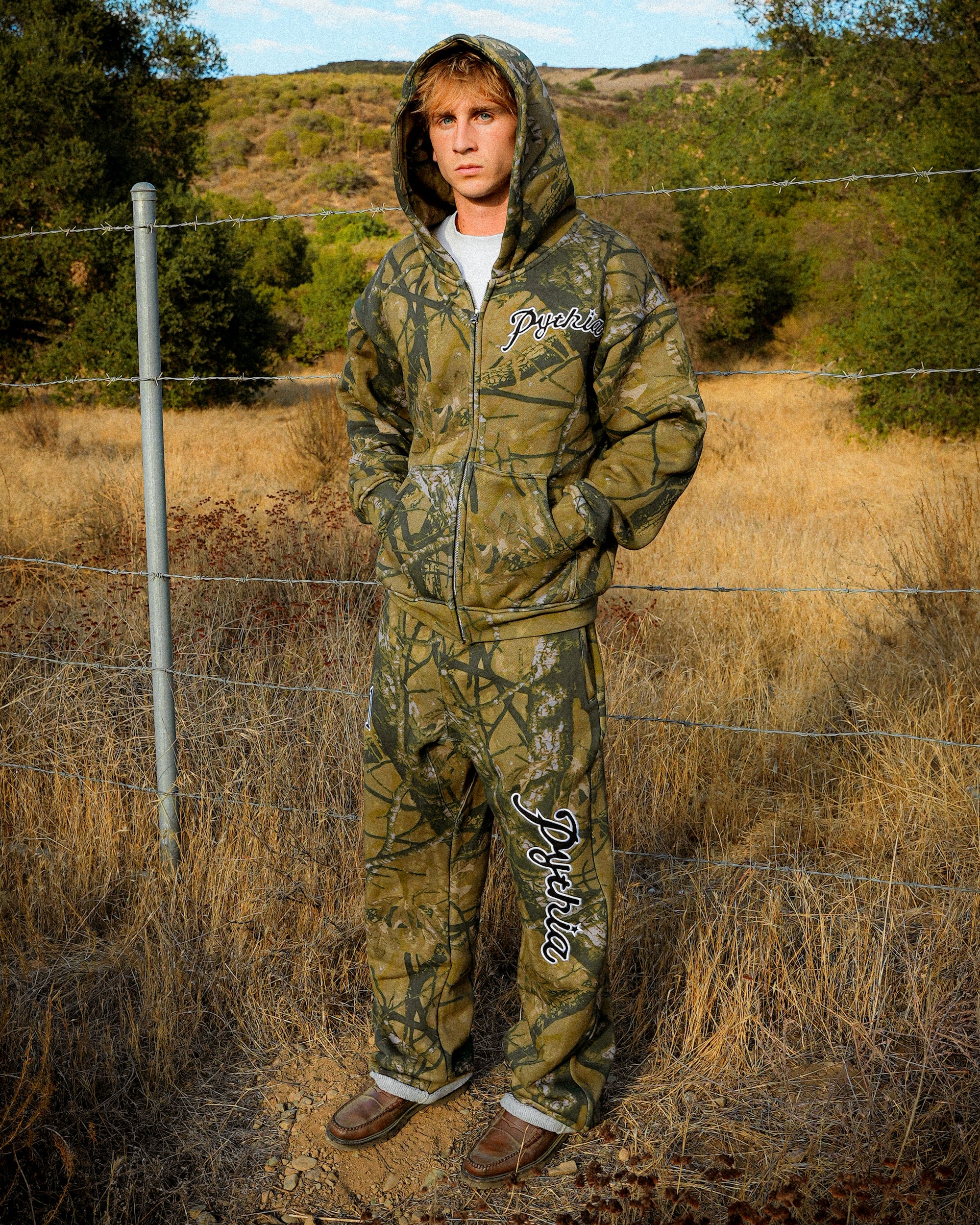 CAMO 111 ZIP HOODIE - BLACK