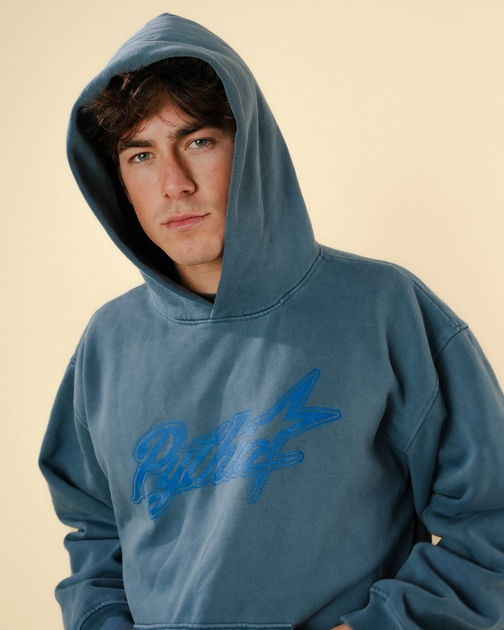 CURSIVE LOGO HOODIE - WASHED BLUE