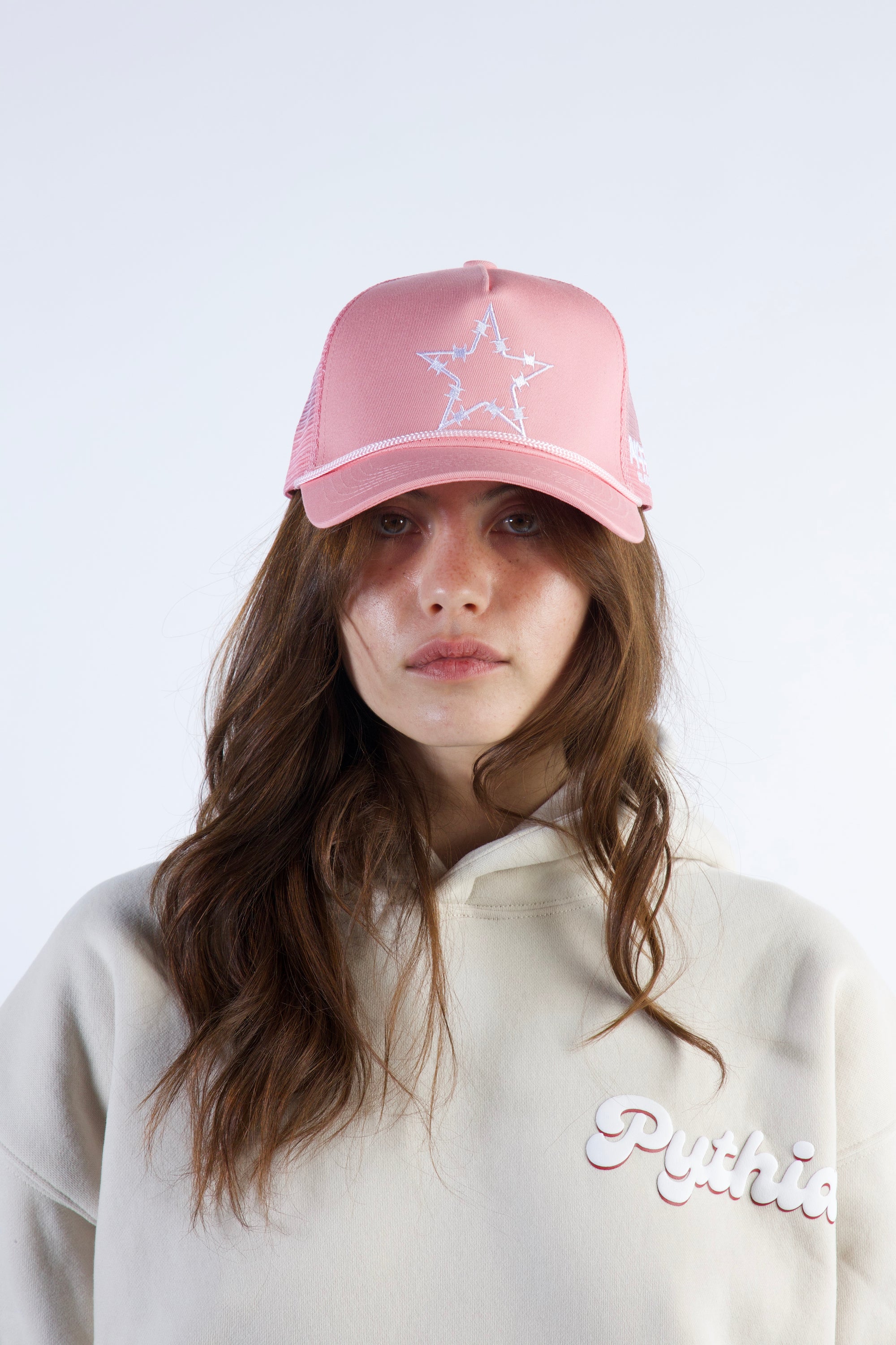 BARBWIRE STAR TRUCKER - PINK