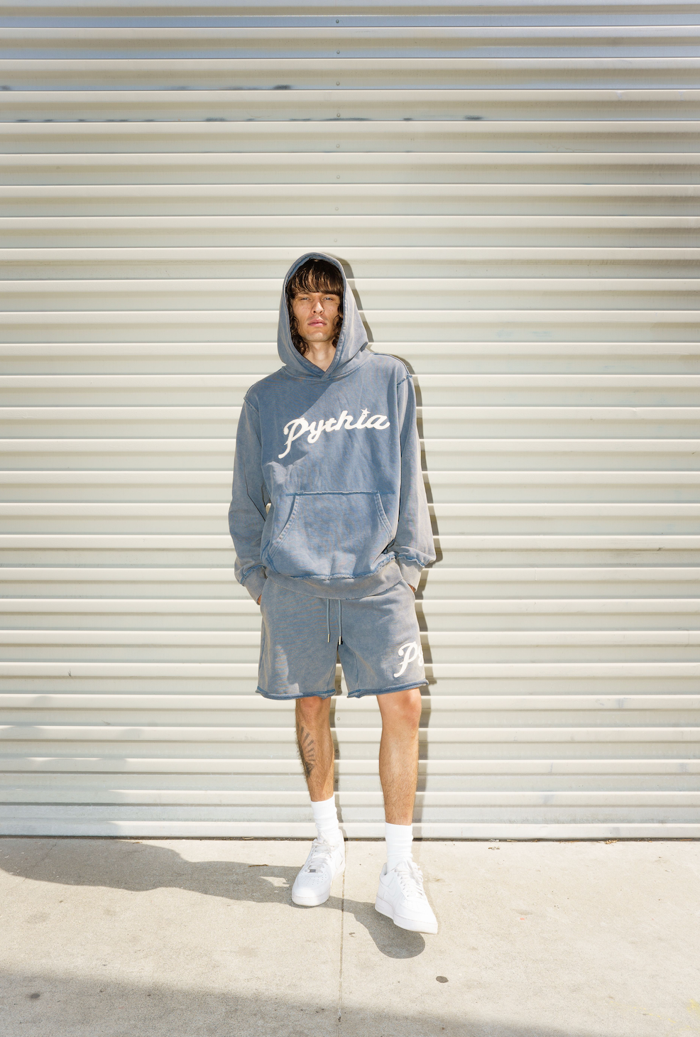 AGED SCRIPT SHORTS - BLUE