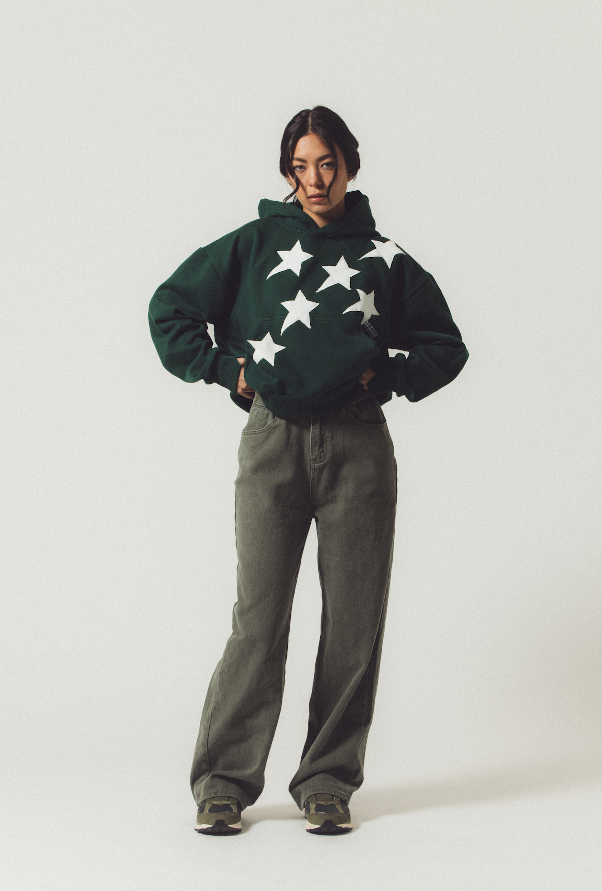 PERIPHERAL STAR HOODIE - PINE